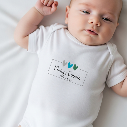 Kleiner Cousin -personalisierbar- Baby Body