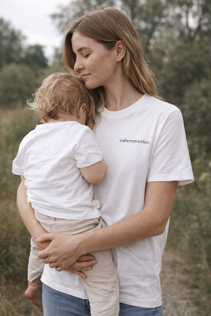 rabenmutter. Ehrliches Mama Statement Shirt