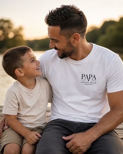 PAPA UNSER HELD -personalisierbar- Herren Premium T-Shirt