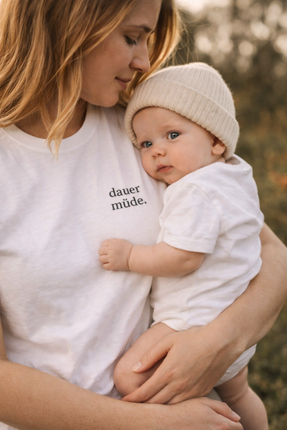 Dauer müde. Ehrliches Mama Statement Shirt
