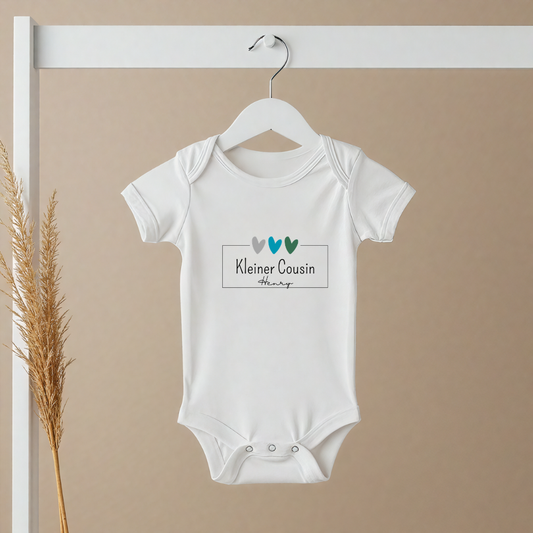 Kleiner Cousin -personalisierbar- Baby Body