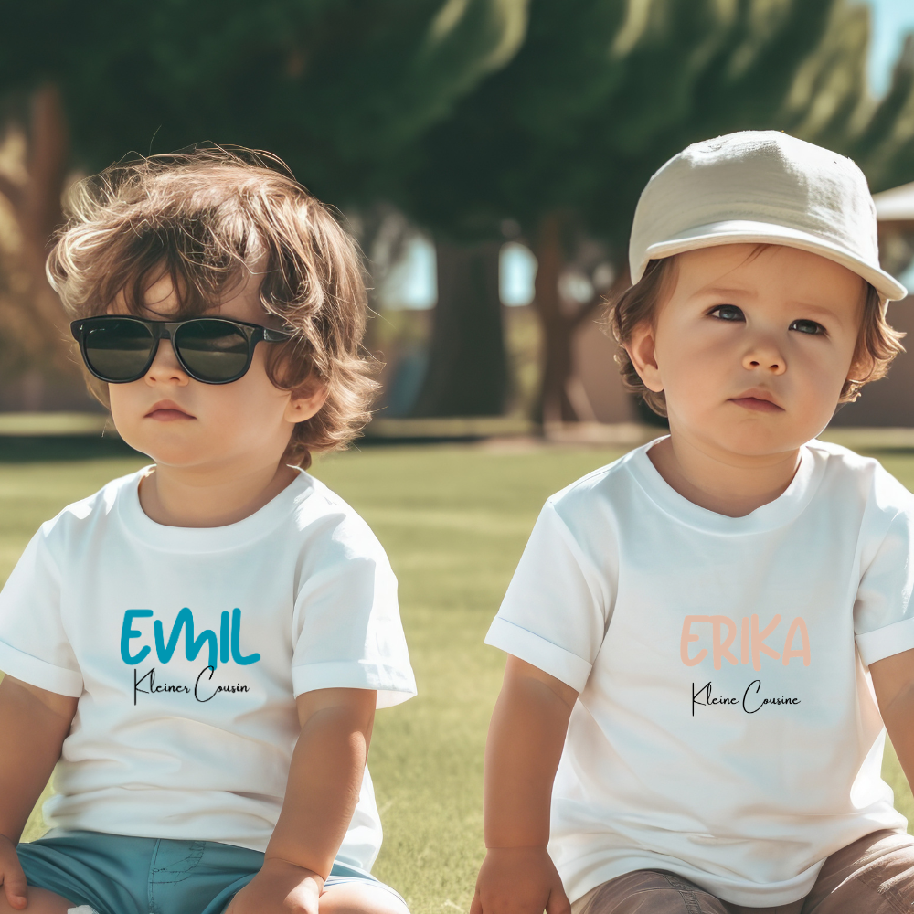 Kleine Cousine -personalisierbar- Baby T-Shirt